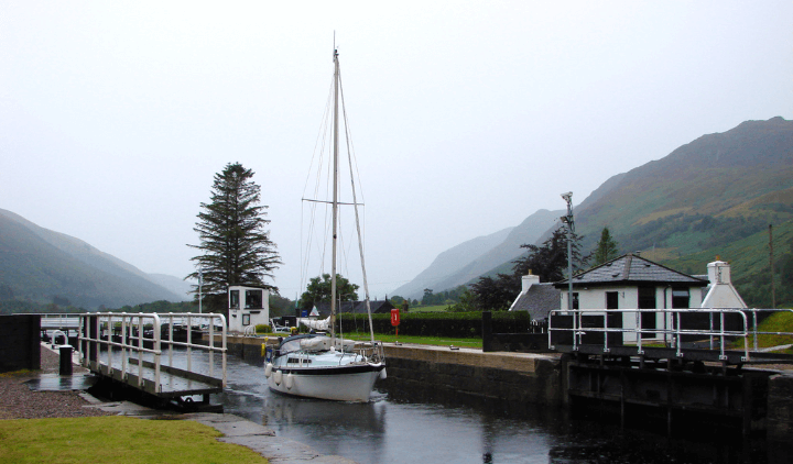 Canal de Caledonia en Escocia, Reino Unido