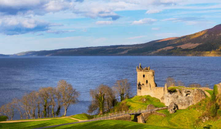 Vista del castillo de Urquhart
