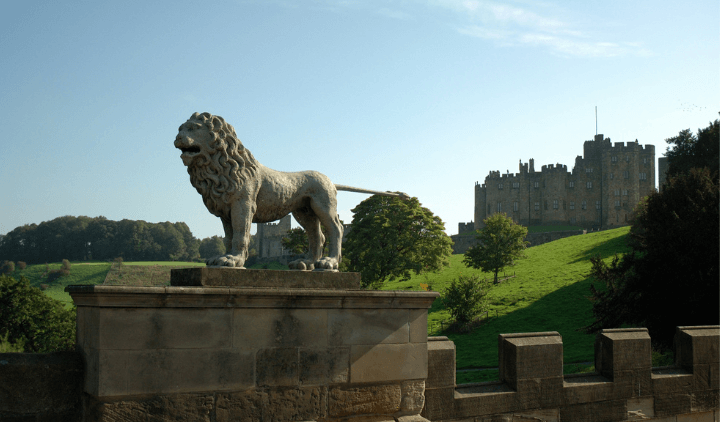 Estatua de un león en el Castillo de Alnwick